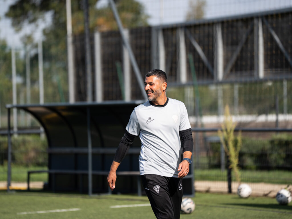Anthar Yahia wechselt zur algerischen Nationalmannschaft - | Angers SCO